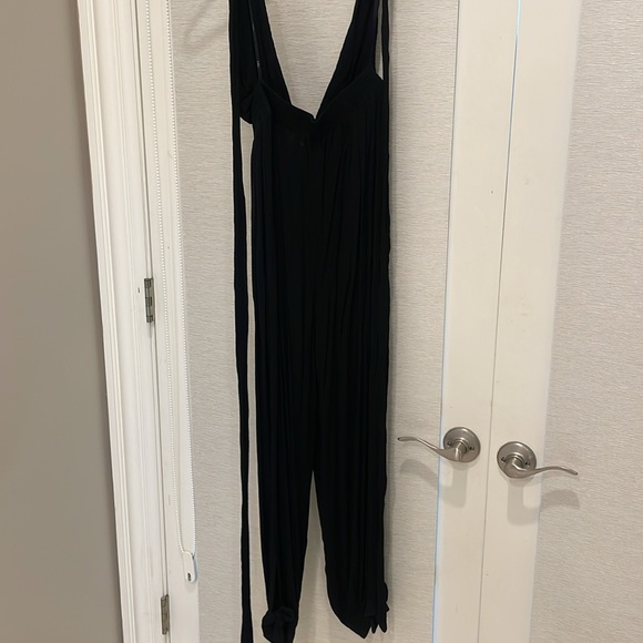 BRAND NEW LULUS BLACK ROMPER. Size : Small. Worn once - Picture 9 of 10